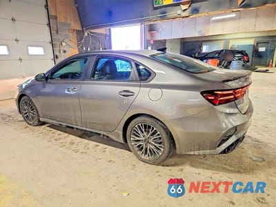 Drugie zdjęcie samochodu z przodu: 2023 KIA FORTE GT-LINE VIN:3KPF54AD8PE586694 - miniatura