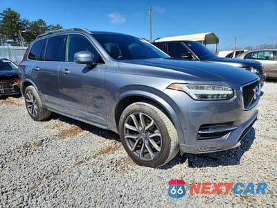 Czwarte zdjęcie samochodu z boku: 2016 VOLVO XC90 T6 VIN:YV4A22PK7G1042765 - miniatura