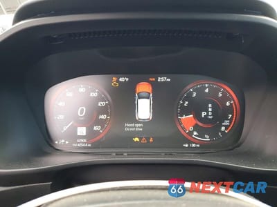 Zdjęcie 9 z 12 samochodu: 2020 VOLVO XC40 T5 R-DESIGN VIN:YV4162UM1L2268895 - miniatura