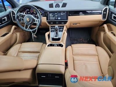 Zdjęcie 8 z 12 samochodu: 2019 PORSCHE CAYENNE VIN:WP1AA2AY1KDA14453 - miniatura