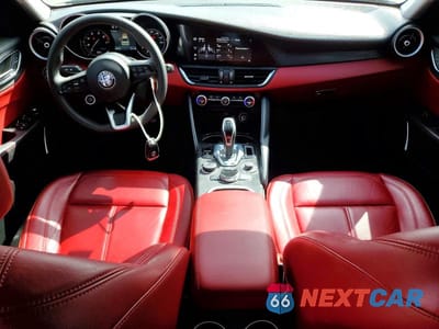 Zdjęcie 8 z 12 samochodu: 2020 ALFA ROMEO GIULIA VIN:ZARFAMAN0L7635973 - miniatura