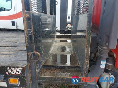 Zdjęcie 10 z 12 samochodu: 2020 ISUZU NPR HD FLATBED TRUCK VIN:JALC4W168L7009949 - miniatura