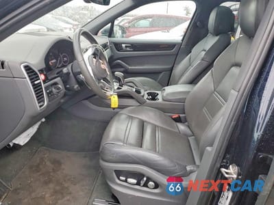 Zdjęcie 7 z 13 samochodu: 2021 PORSCHE CAYENNE VIN:WP1AA2AY5MDA00901 - miniatura