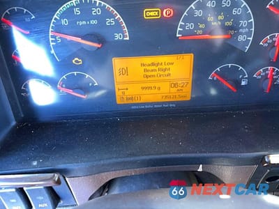 Zdjęcie 8 z 14 samochodu: 2014 VOLVO VNL TRUCKS SEMI TRUCK VIN:4V4NC9TJ6EN177222 - miniatura