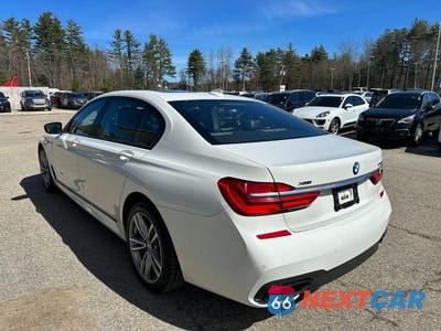 Trzecie zdjęcie samochodu z tyłu: 2016 BMW 750 XI VIN:WBA7F2C54GG419337 - miniatura