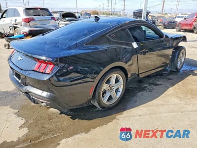 Trzecie zdjęcie samochodu z tyłu: 2026 FORD MUSTANG VIN:1FA6P8TH1T5106623 - miniatura