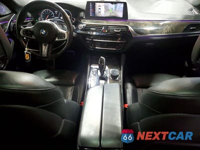 Zdjęcie 8 z 12 samochodu: 2018 BMW Motorrad M550XI VIN:WBAJB9C50JB036722 - miniatura