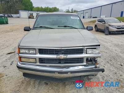 Piąte zdjęcie samochodu w środku: 1999 CHEVROLET TAHOE C1500 VIN:1GNEC13R6XJ553695 - miniatura