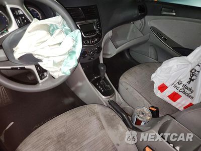 Zdjęcie 8 z 14 samochodu: 2017 HYUNDAI ACCENT SE BASE VIN:KMHCT4AE4HV272332 - miniatura