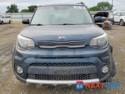 Piąte zdjęcie samochodu w środku: 2017 KIA SOUL + VIN:KNDJP3A52H7449498 - miniatura