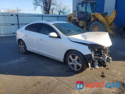 Czwarte zdjęcie samochodu z boku: 2012 VOLVO S60 T5 VIN:YV1622FS6C2118159 - miniatura