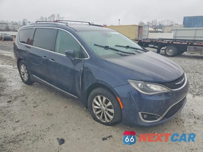 Czwarte zdjęcie samochodu z boku: 2019 CHRYSLER PACIFICA TOURING L VIN:2C4RC1BG2KR666171 - miniatura