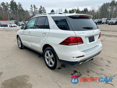 Trzecie zdjęcie samochodu z tyłu: 2016 MERCEDES-BENZ GLE 350 4MATIC VIN:4JGDA5HB2GA781038 - miniatura