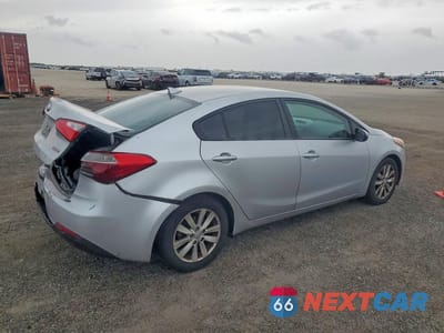 Trzecie zdjęcie samochodu z tyłu: 2015 KIA FORTE LX VIN:KNAFX4A60F5396925 - miniatura