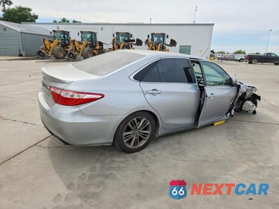 Trzecie zdjęcie samochodu z tyłu: 2016 TOYOTA CAMRY SE VIN:4T1BF1FK7GU514058 - miniatura