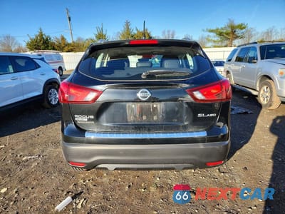 Zdjęcie 6 z 12 samochodu: 2017 NISSAN ROGUE SPORT SL VIN:JN1BJ1CR1HW119189 - miniatura