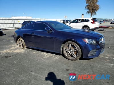 Czwarte zdjęcie samochodu z boku: 2018 MERCEDES-BENZ E 400 VIN:WDD1J6FB2JF026956 - miniatura