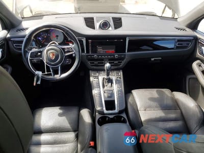 Zdjęcie 8 z 13 samochodu: 2019 PORSCHE MACAN S VIN:WP1AB2A59KLB33229 - miniatura
