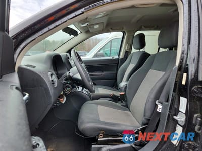 Zdjęcie 7 z 12 samochodu: 2012 JEEP COMPASS SPORT VIN:1C4NJDBB1CD635315 - miniatura