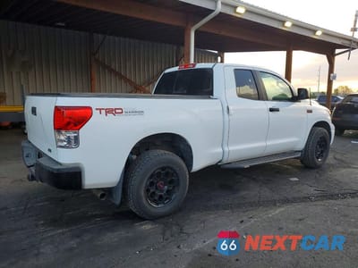 Trzecie zdjęcie samochodu z tyłu: 2010 TOYOTA TUNDRA GRADE VIN:5TFUW5F14AX129204 - miniatura