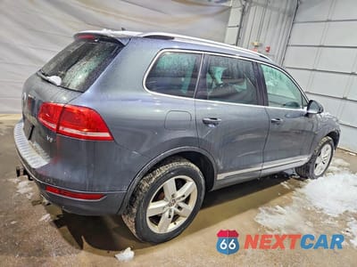 Trzecie zdjęcie samochodu z tyłu: 2012 VOLKSWAGEN TOUAREG V6 VIN:WVGFF9BP0CD002931 - miniatura