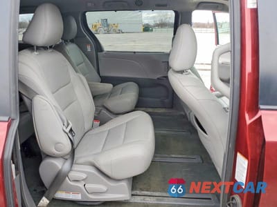 Zdjęcie 11 z 13 samochodu: 2017 TOYOTA SIENNA XLE 7-PASSENGER VIN:5TDDZ3DC5HS183384 - miniatura