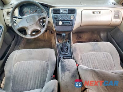 Zdjęcie 8 z 12 samochodu: 1998 HONDA ACCORD EX VIN:1HGCG5555WA175391 - miniatura