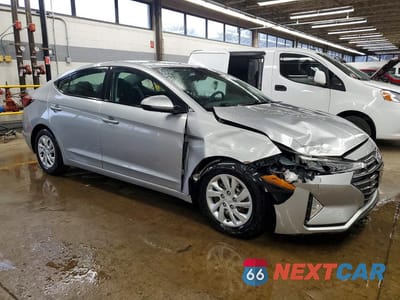 Czwarte zdjęcie samochodu z boku: 2020 HYUNDAI ELANTRA SE VIN:5NPD74LF0LH593659 - miniatura