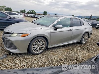 2018 TOYOTA CAMRY XLE 4T1B11HK8JU034095 - główne zdjęcie licytacji z USA - miniatura