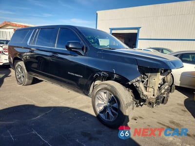 Czwarte zdjęcie samochodu z boku: 2023 CHEVROLET SUBURBAN C1500 LS VIN:1GNSCBKDXPR277134 - miniatura