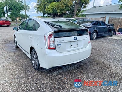 Trzecie zdjęcie samochodu z tyłu: 2015 TOYOTA PRIUS PERSONA SERIES VIN:JTDKN3DU6F0426941 - miniatura