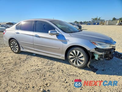 Czwarte zdjęcie samochodu z boku: 2017 HONDA ACCORD TOURING HYBRID VIN:JHMCR6F77HC029868 - miniatura