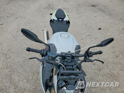 Piąte zdjęcie samochodu w środku: 2022 BMW S 1000 R VIN:WB10E530XN6E36692 - miniatura