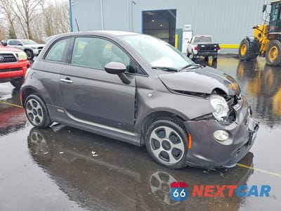 Czwarte zdjęcie samochodu z boku: 2016 FIAT 500 ELECTRIC VIN:3C3CFFGE9GT144602 - miniatura