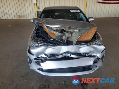 Piąte zdjęcie samochodu w środku: 2017 TOYOTA PRIUS THREE VIN:JTDKARFU7H3538094 - miniatura