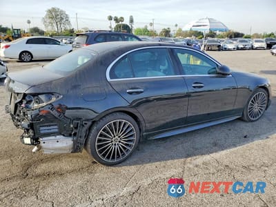 Trzecie zdjęcie samochodu z tyłu: 2026 MERCEDES-BENZ C 300 4MATIC VIN:W1KAF4HB8TR313142 - miniatura