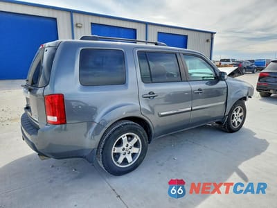 Trzecie zdjęcie samochodu z tyłu: 2011 HONDA PILOT TOURING VIN:5FNYF4H92BB103825 - miniatura