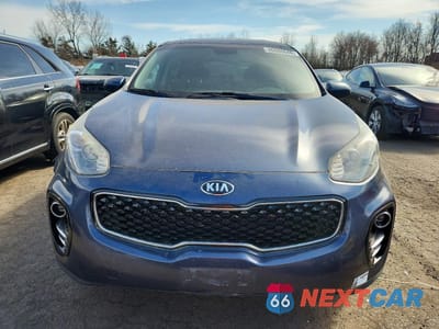 Piąte zdjęcie samochodu w środku: 2018 KIA SPORTAGE LX VIN:KNDPMCAC3J7305501 - miniatura