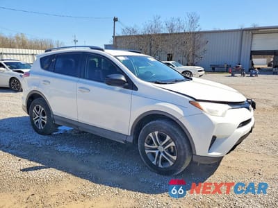 Czwarte zdjęcie samochodu z boku: 2018 TOYOTA RAV4 LE VIN:JTMZFREV3JJ212241 - miniatura
