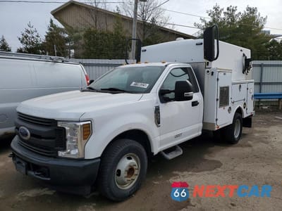 2019 FORD F-350 SD UTILITY BOX ** CLN TITLE * PRI FLEET ** 1FDRF3G69KEF73014 - główne zdjęcie licytacji z USA - miniatura