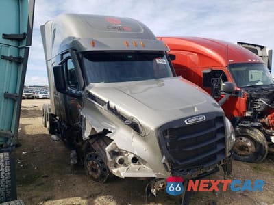 2023 FREIGLINER CASCADIA 126 3AKJHHDR9PSUH7273 - główne zdjęcie licytacji z USA - miniatura