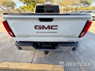 Zdjęcie 6 z 15 samochodu: 2021 GMC SIERRA K1500 SLE VIN:1GTU9BET4MZ191297 - miniatura