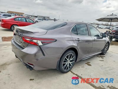 Trzecie zdjęcie samochodu z tyłu: 2022 TOYOTA CAMRY SE VIN:4T1G11AK8NU685507 - miniatura