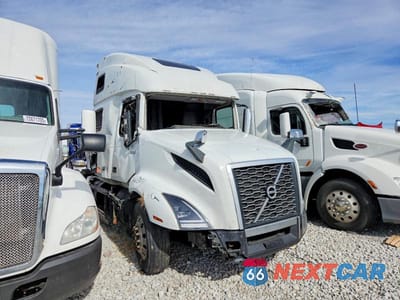 2023 VOLVO VNL SEMI TRUCK 4V4NC9EH4PN619153 - główne zdjęcie licytacji z USA - miniatura