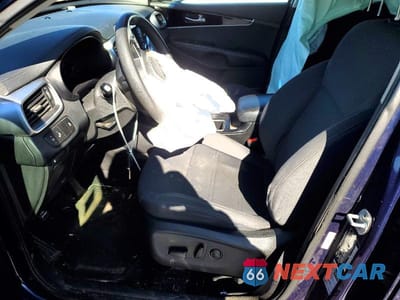 Zdjęcie 7 z 13 samochodu: 2019 KIA SORENTO LX V6 VIN:5XYPGDA58KG480510 - miniatura