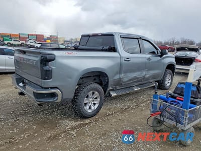 Trzecie zdjęcie samochodu z tyłu: 2019 CHEVROLET SILVERADO K1500 LT VIN:3GCPYDEK3KG212902 - miniatura