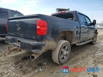Trzecie zdjęcie samochodu z tyłu: 2017 CHEVROLET SILVERADO K2500 HEAVY DUTY LT VIN:1GC1KVEY8HF205732 - miniatura