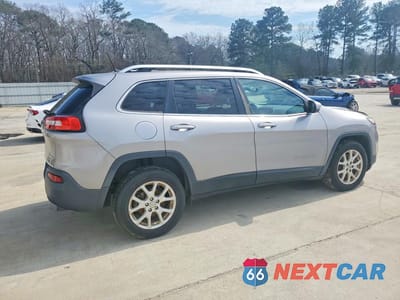 Trzecie zdjęcie samochodu z tyłu: 2018 JEEP CHEROKEE LATITUDE VIN:1C4PJLCB9JD590493 - miniatura