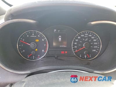 Zdjęcie 9 z 12 samochodu: 2018 KIA FORTE LX 5P VIN:KNAFK5A80J5745287 - miniatura