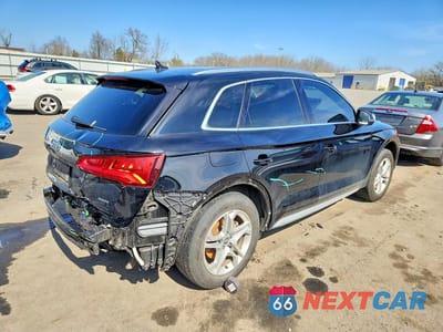 Trzecie zdjęcie samochodu z tyłu: 2019 AUDI Q5 PREMIUM VIN:WA1ANAFY7K2103118 - miniatura